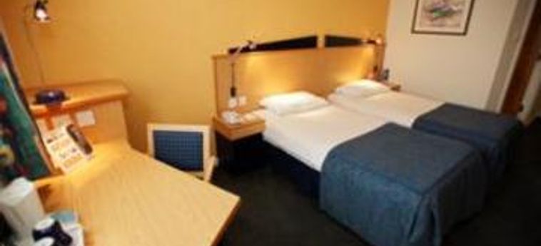 Hotel Holiday Inn Express Perth:  PERTH