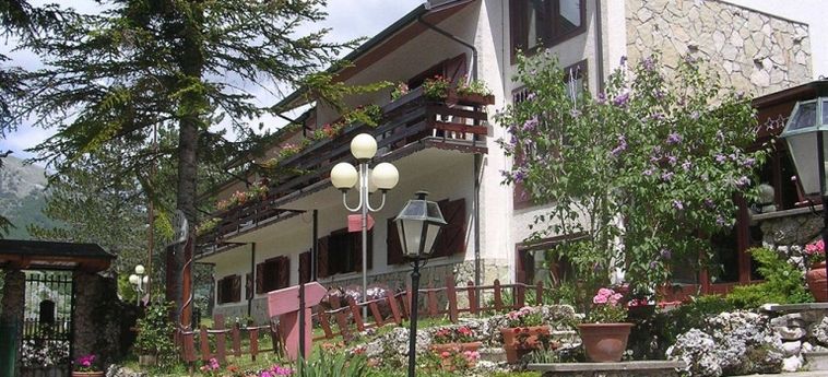 Hotel Orso Bianco:  PESCASSEROLI - L'AQUILA