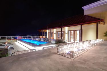 Karibe Hotel:  PÉTION VILLE