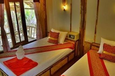 Hotel Phuphaya Seaview Resort:  PHI PHI ISLAND