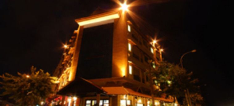 Almond Hotel Sothearos:  PHNOM PENH