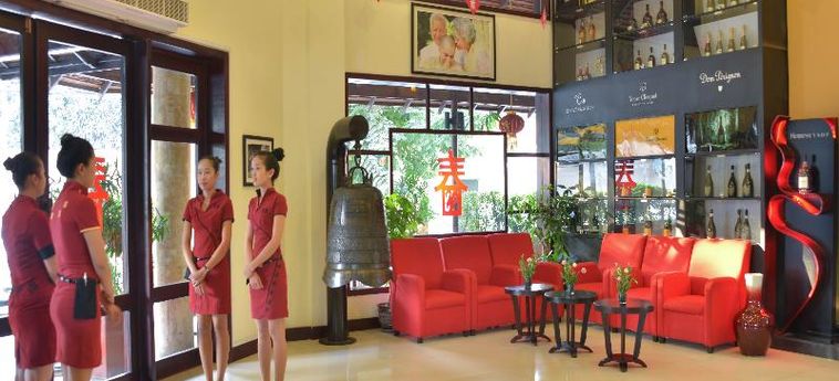Almond Hotel Sothearos:  PHNOM PENH