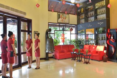 Almond Hotel Sothearos:  PHNOM PENH