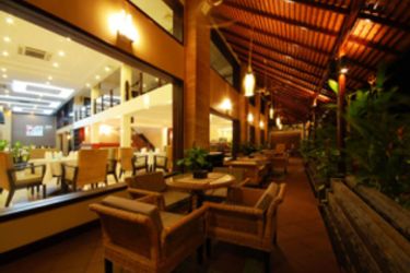 Almond Hotel Sothearos:  PHNOM PENH
