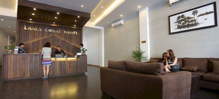 Hotel Lance Court:  PHNOM PENH