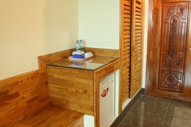 Hotel Lucky Star:  PHNOM PENH