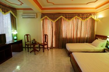 Hotel Lucky Star:  PHNOM PENH