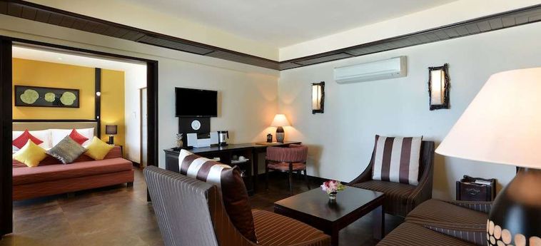 Hotel Andaman White Beach Resort Phuket : Photo 