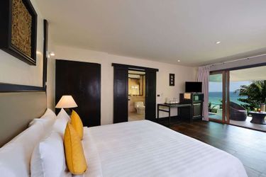 Hotel Andaman White Beach Resort Phuket: Photo 
