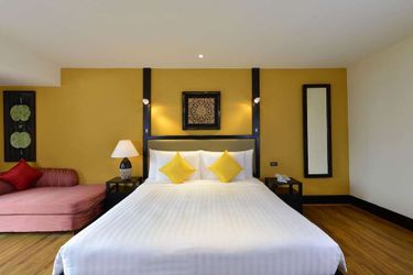 Hotel Andaman White Beach Resort Phuket: Photo 