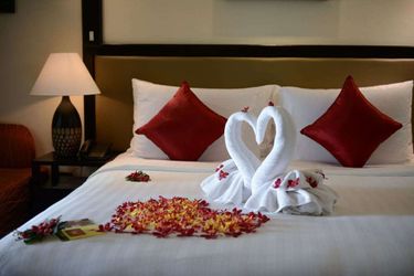 Hotel Andaman White Beach Resort Phuket: Photo 