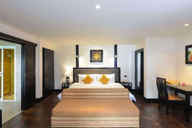 Hotel Andaman White Beach Resort Phuket: Photo 