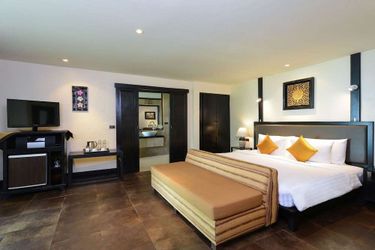Hotel Andaman White Beach Resort Phuket: Photo 