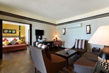 Hotel Andaman White Beach Resort Phuket: Photo 