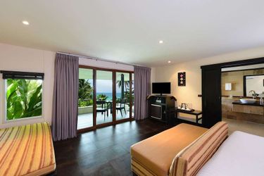 Hotel Andaman White Beach Resort Phuket: Photo 