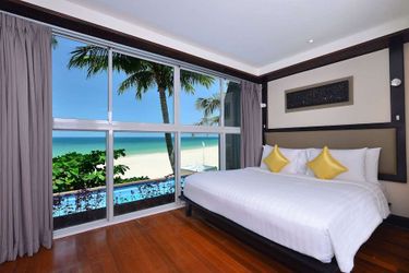Hotel Andaman White Beach Resort Phuket: Photo 
