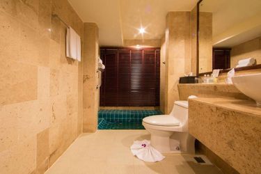 Hotel Andaman White Beach Resort Phuket: Photo 