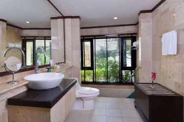 Hotel Andaman White Beach Resort Phuket: Photo 