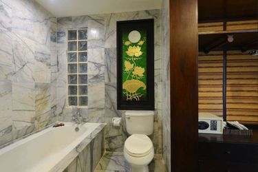 Hotel Andaman White Beach Resort Phuket: Photo 