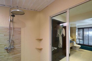 Hotel Andaman White Beach Resort Phuket: Photo 