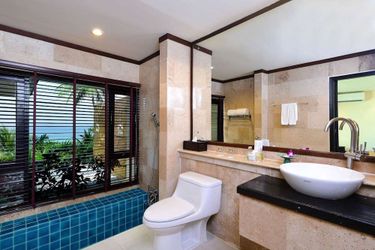 Hotel Andaman White Beach Resort Phuket: Photo 