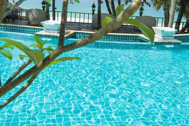 Hotel Andaman White Beach Resort Phuket: Photo 