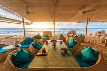 Hotel Andaman White Beach Resort Phuket: Photo 