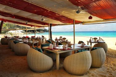 Hotel Andaman White Beach Resort Phuket: Photo 