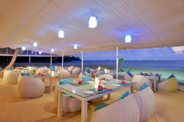 Hotel Andaman White Beach Resort Phuket: Photo 