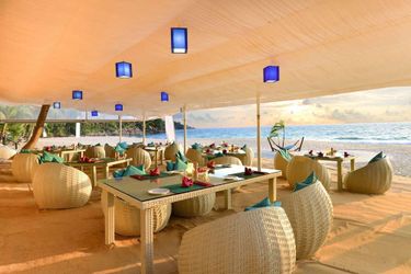Hotel Andaman White Beach Resort Phuket: Photo 
