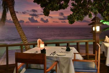 Hotel Andaman White Beach Resort Phuket: Photo 