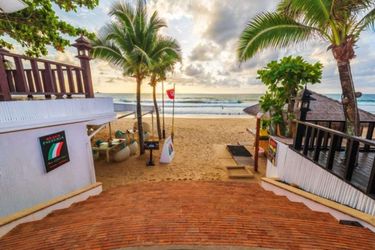 Hotel Andaman White Beach Resort Phuket: Photo 