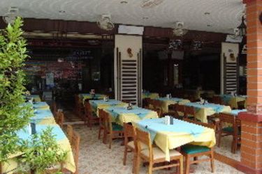 Hotel Outdoor Inn & Restaurant Kata:  PHUKET