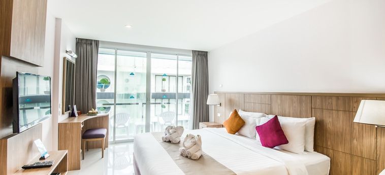 Hotel Andaman Beach Suites:  PHUKET