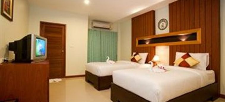 Deva Patong Suites Hotel:  PHUKET