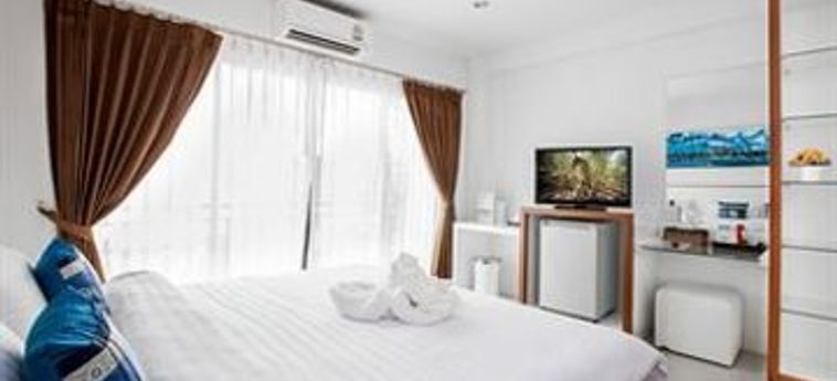Hotel Modern Place Patong Beach:  PHUKET