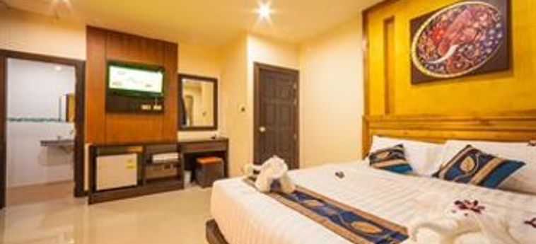 Hotel The Million Patong Beach Resort:  PHUKET