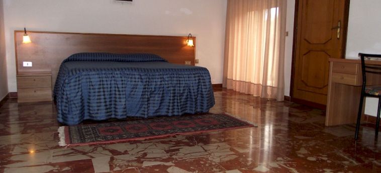 Hotel Ristorante Mosaici:  PIAZZA ARMERINA - ENNA