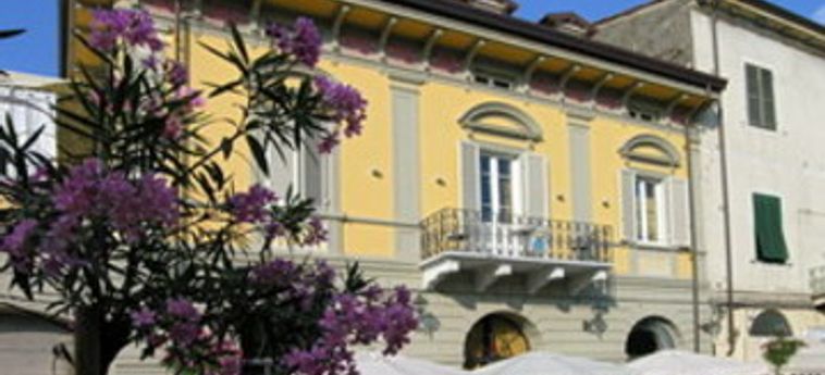Hotel Palazzo Guiscardo:  PIETRASANTA - LUCCA