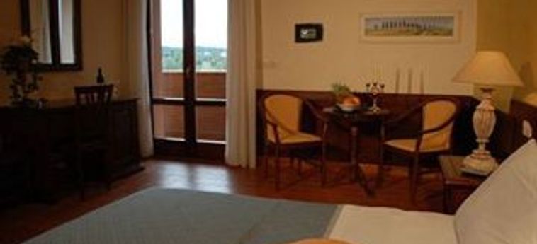 Hotel Residence Borgo Degli Olivi:  PIOMBINO - LIVORNO