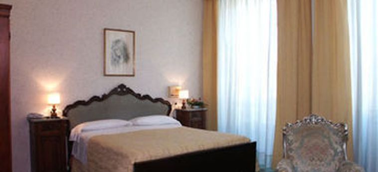 Hotel Villa Kinzica:  PISA