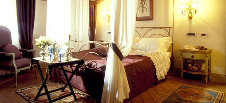 Hotel Calamidoro:  PISE