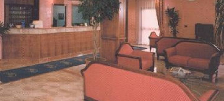 Hotel Palace 2000:  POMEZIA - ROMA