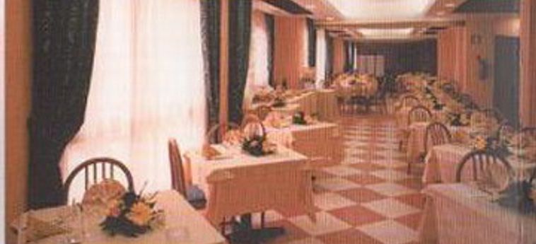 Hotel Palace 2000:  POMEZIA - ROME