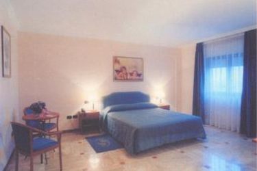 Hotel Palace 2000:  POMEZIA - ROME