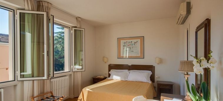Hotel La Pace:  PONTEDERA - PISA
