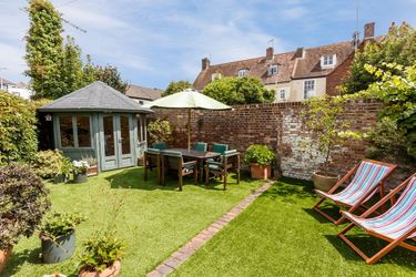 West End House Poole: Photo 