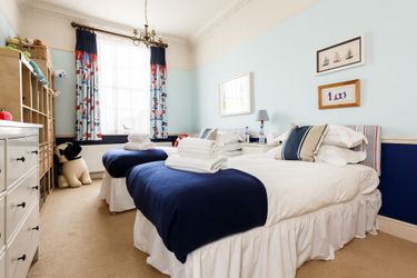 West End House Poole: Photo 