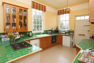 West End House Poole: Photo 