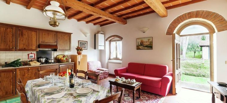 EXQUISITE FARMHOUSE IN POPPI TUSCANY WITH SWIMMING POOL 0 Stelle
